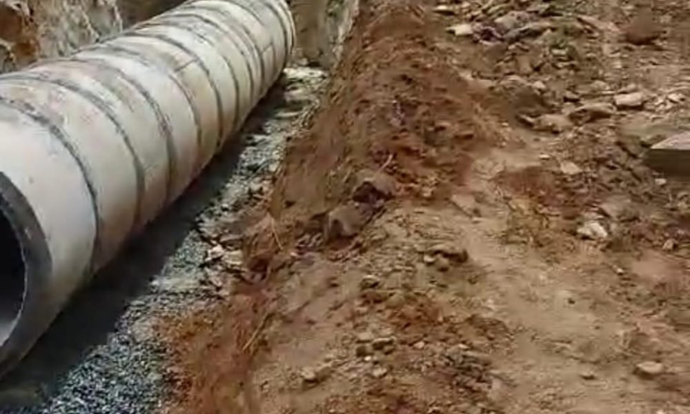 Obras de galeria de rede fluvial